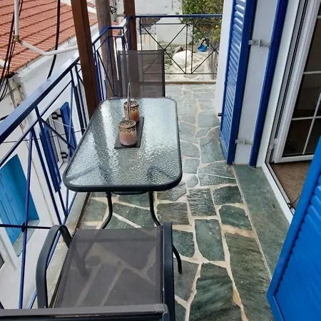 κeas Living Yard